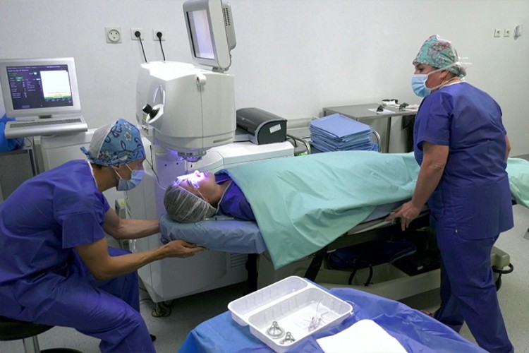 Real Surgery - Lasik Myopie